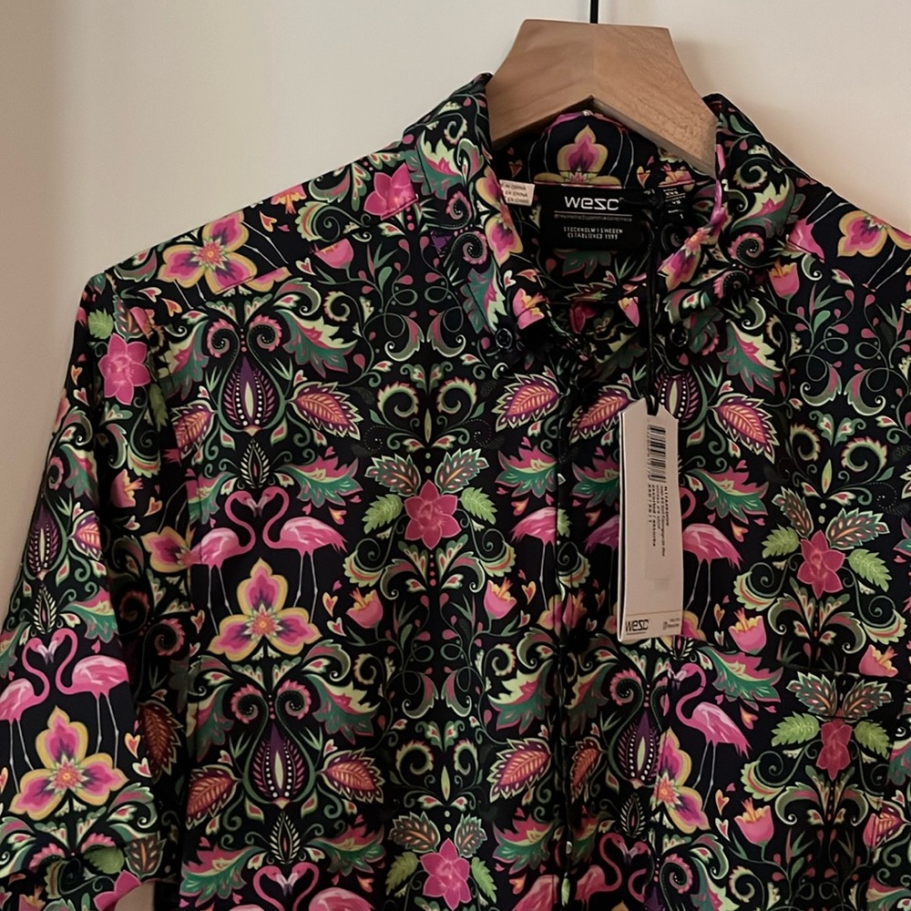 NWT WESC Black & Pink Ornate Flamingo Floral Pattern Shirt Mens XXS, Womens XS